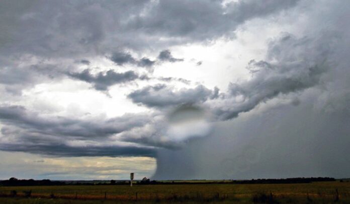 Clima-Chuva-foto-Saul-Schramm-730x425-1-1-696x405