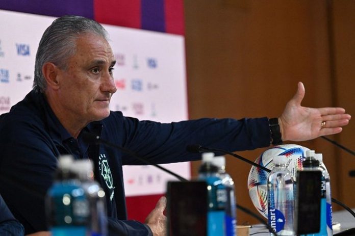 tite selação brasil Nelson Almeida / AFP